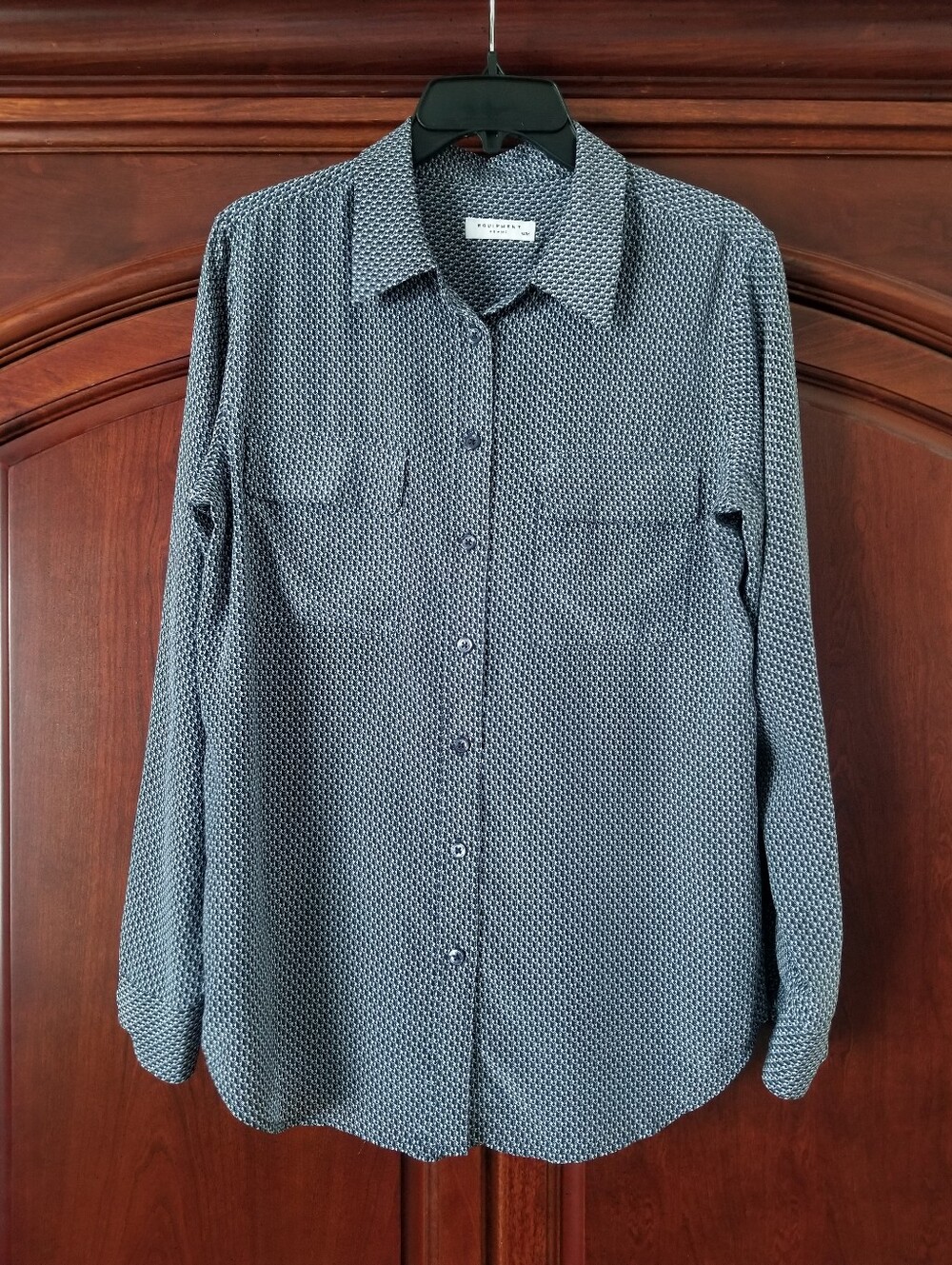 Equipment Slim Signature 100% Silk Button Down Shirt Navy Blue Geometric Print M